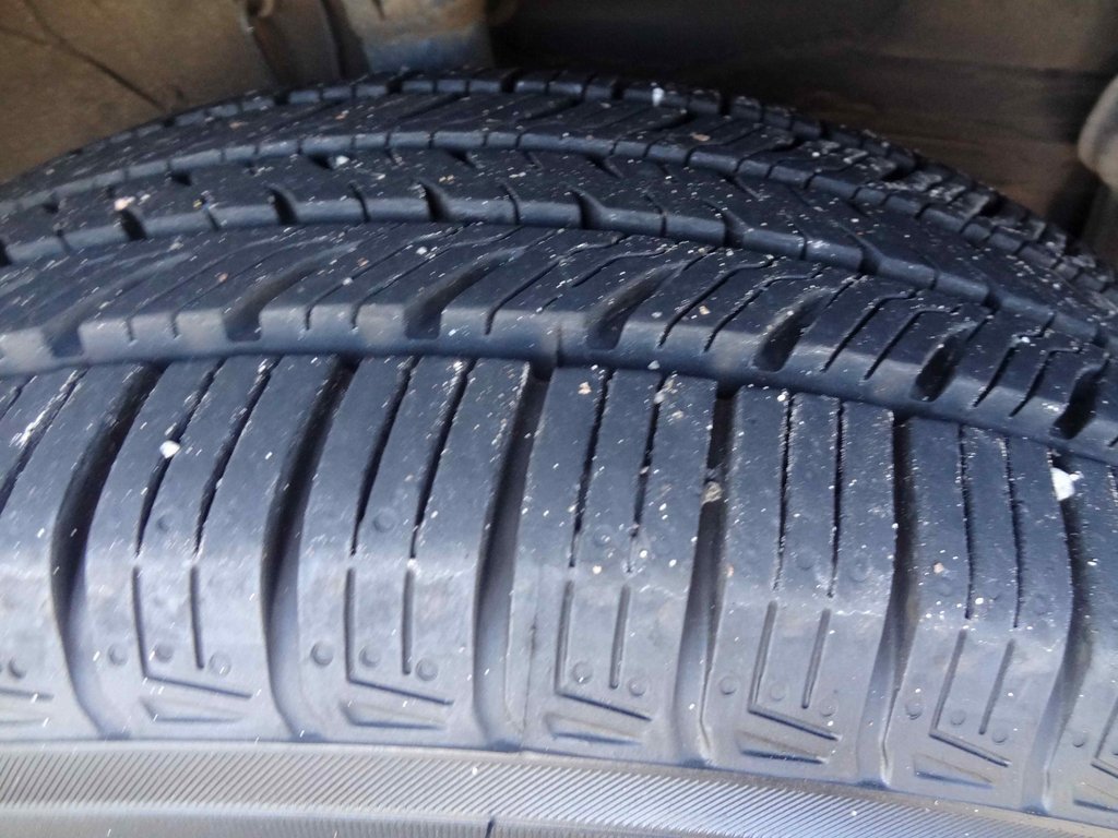 Used 2018 Toyota RAV4 LE image 12