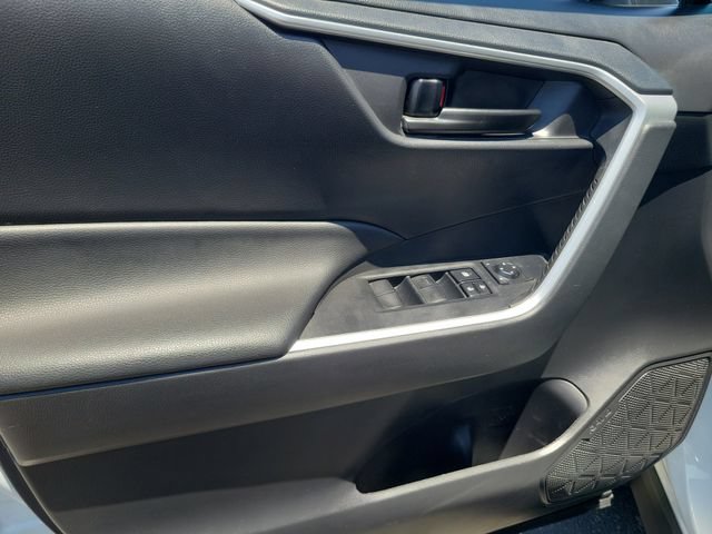 Used 2023 Toyota RAV4 LE FWD image 17