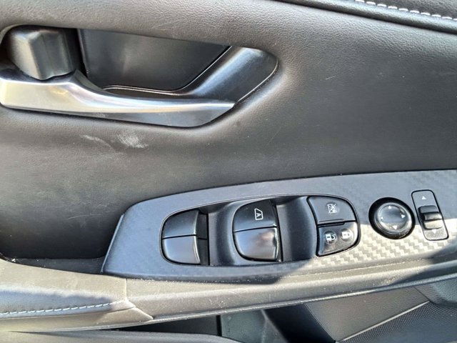 Used 2025 Nissan Sentra SV FWD image 22