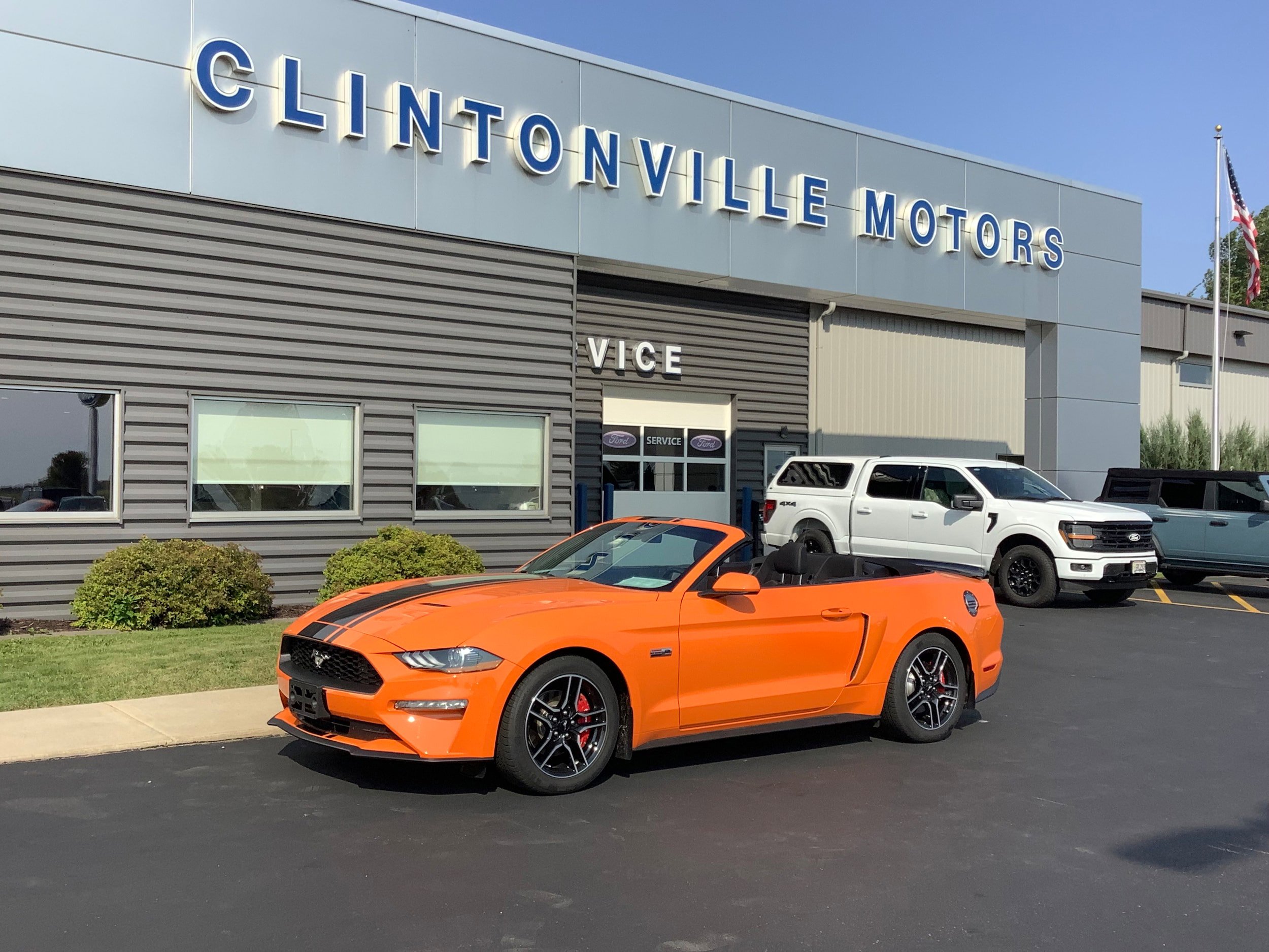 Certified 2021 Ford Mustang Convertible w/ Equipment Group 101A RWD image 2