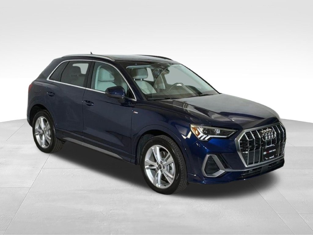 Used 2023 Audi Q3 2.0T Premium Plus w/ Premium Plus Package AWD/4WD image 10