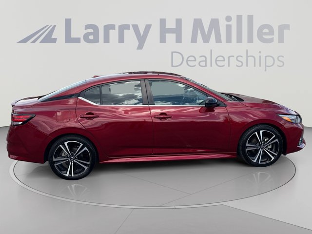 Used 2022 Nissan Sentra SR w/ Electronics Package FWD image 6