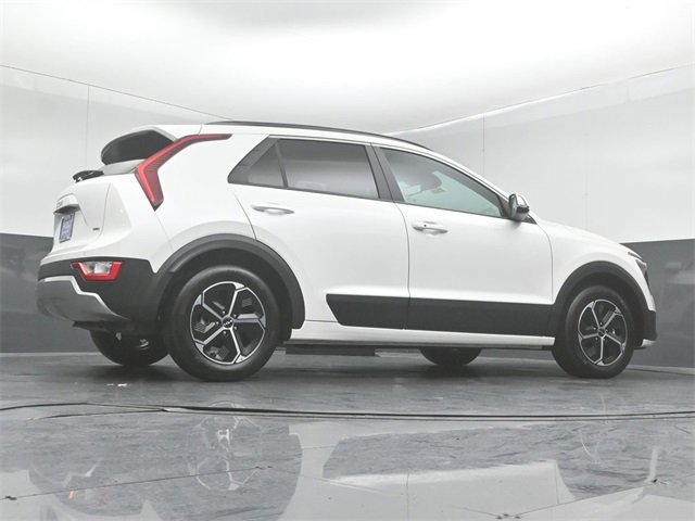 Used 2024 Kia Niro EX image 15