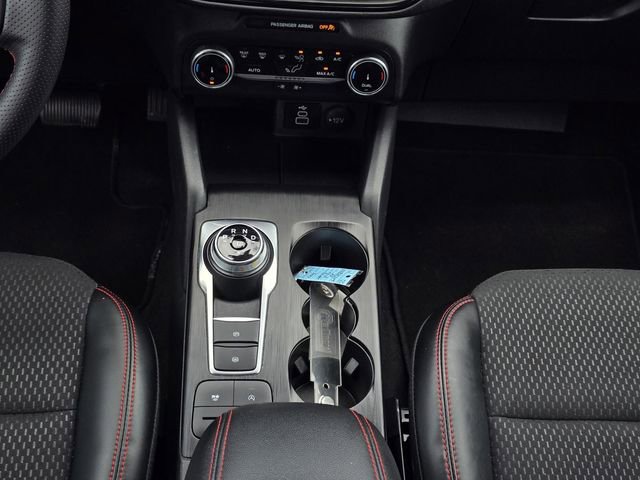 Certified 2025 Ford Escape ST-Line AWD/4WD image 13