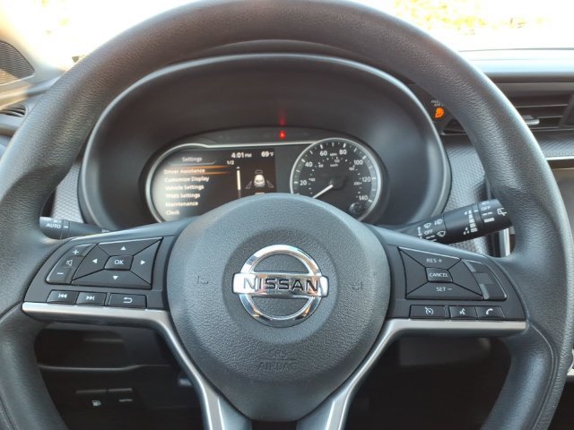 Used 2018 Nissan Kicks SV FWD image 22