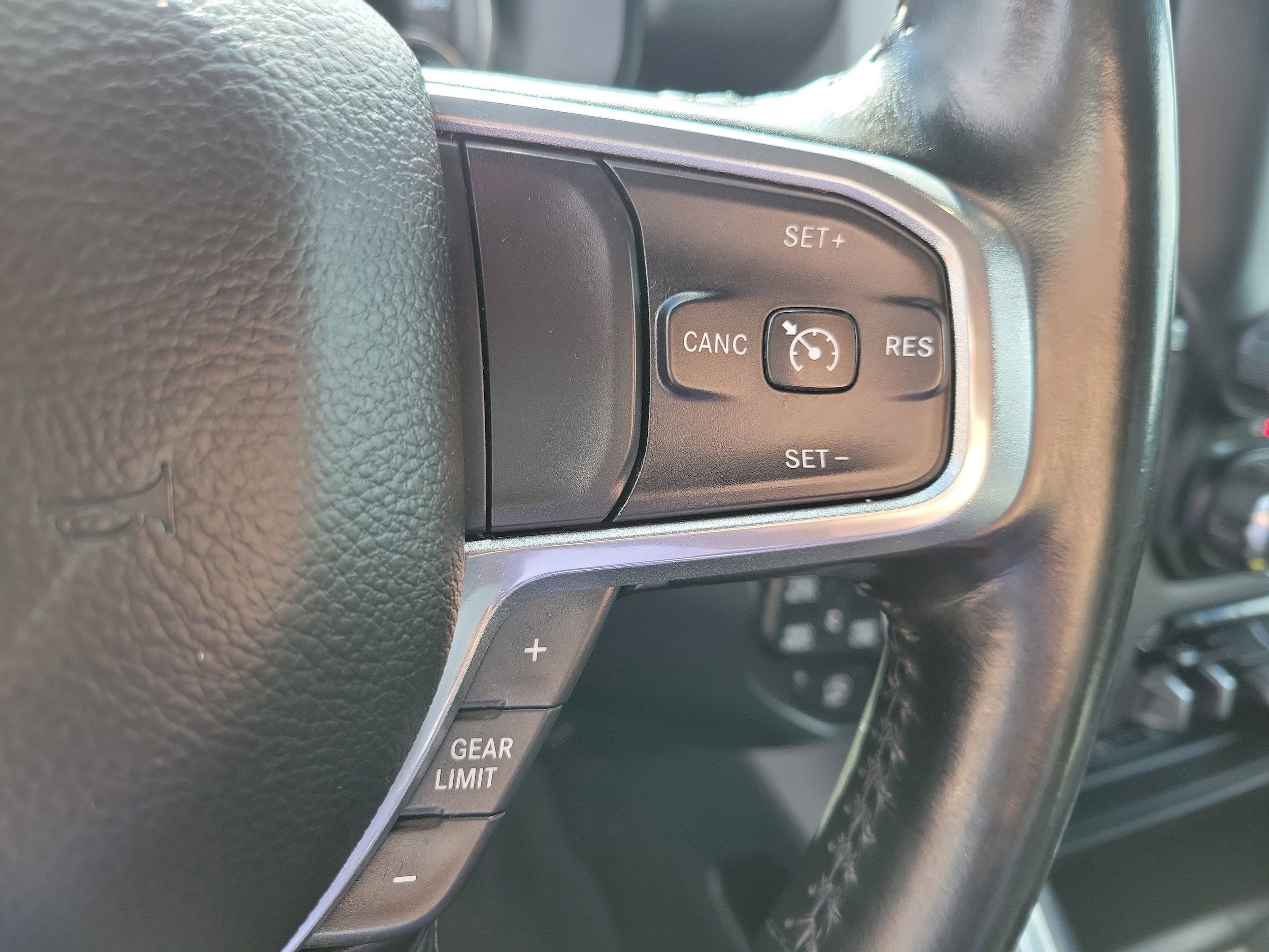 Used 2021 RAM 1500 Laramie w/ Sport Appearance Package AWD/4WD image 25