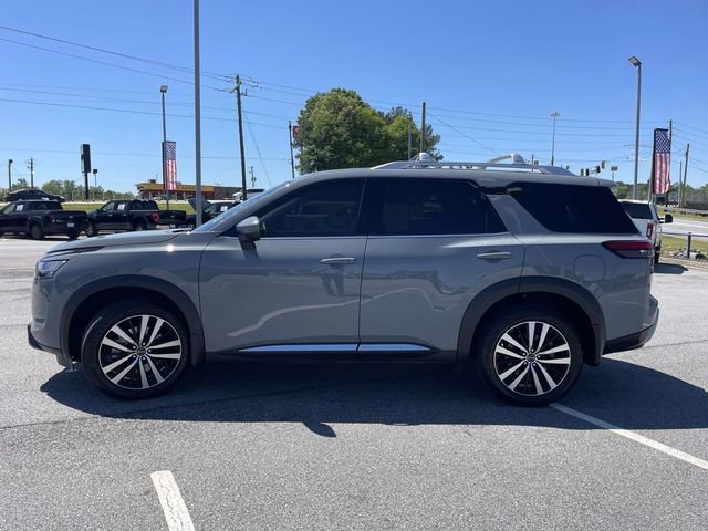 Used 2024 Nissan Pathfinder Platinum image 5