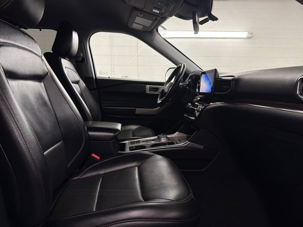 Certified 2021 Ford Explorer Limited w/ Equipment Group 301A RWD image 31