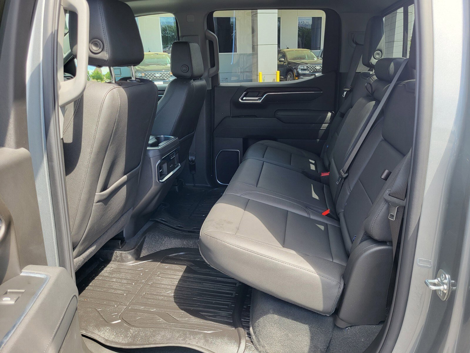 Used 2026 GMC Sierra 1500 SLT image 18