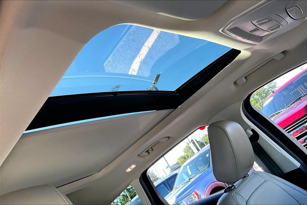 Certified 2019 Ford Escape Titanium AWD/4WD image 21