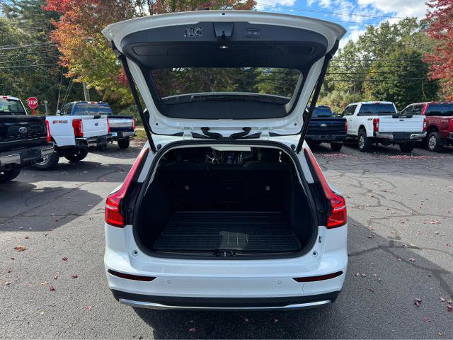 Used 2025 Volvo V60 B5 Cross Country Plus AWD/4WD image 5