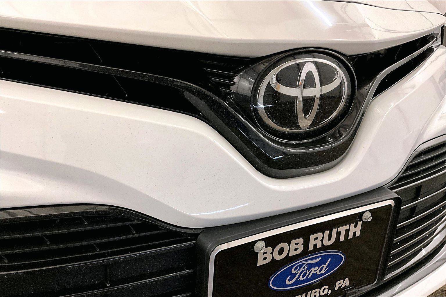 Used 2018 Toyota Camry LE image 29