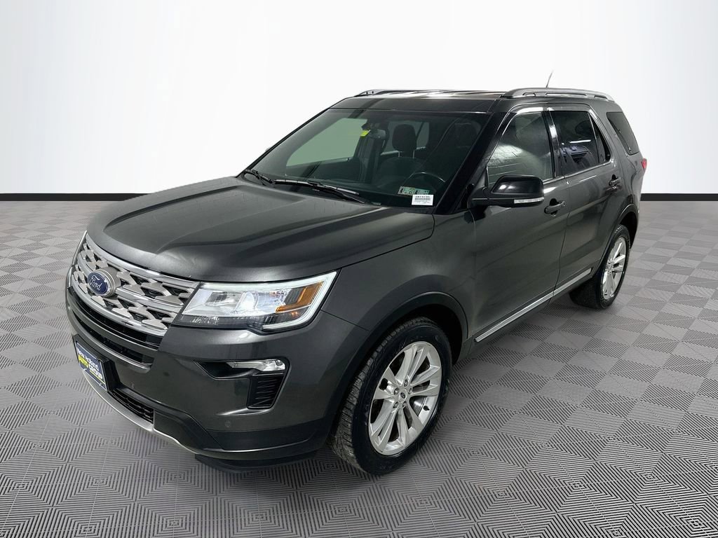 Certified 2018 Ford Explorer XLT w/ Equipment Group 201A AWD/4WD image 3