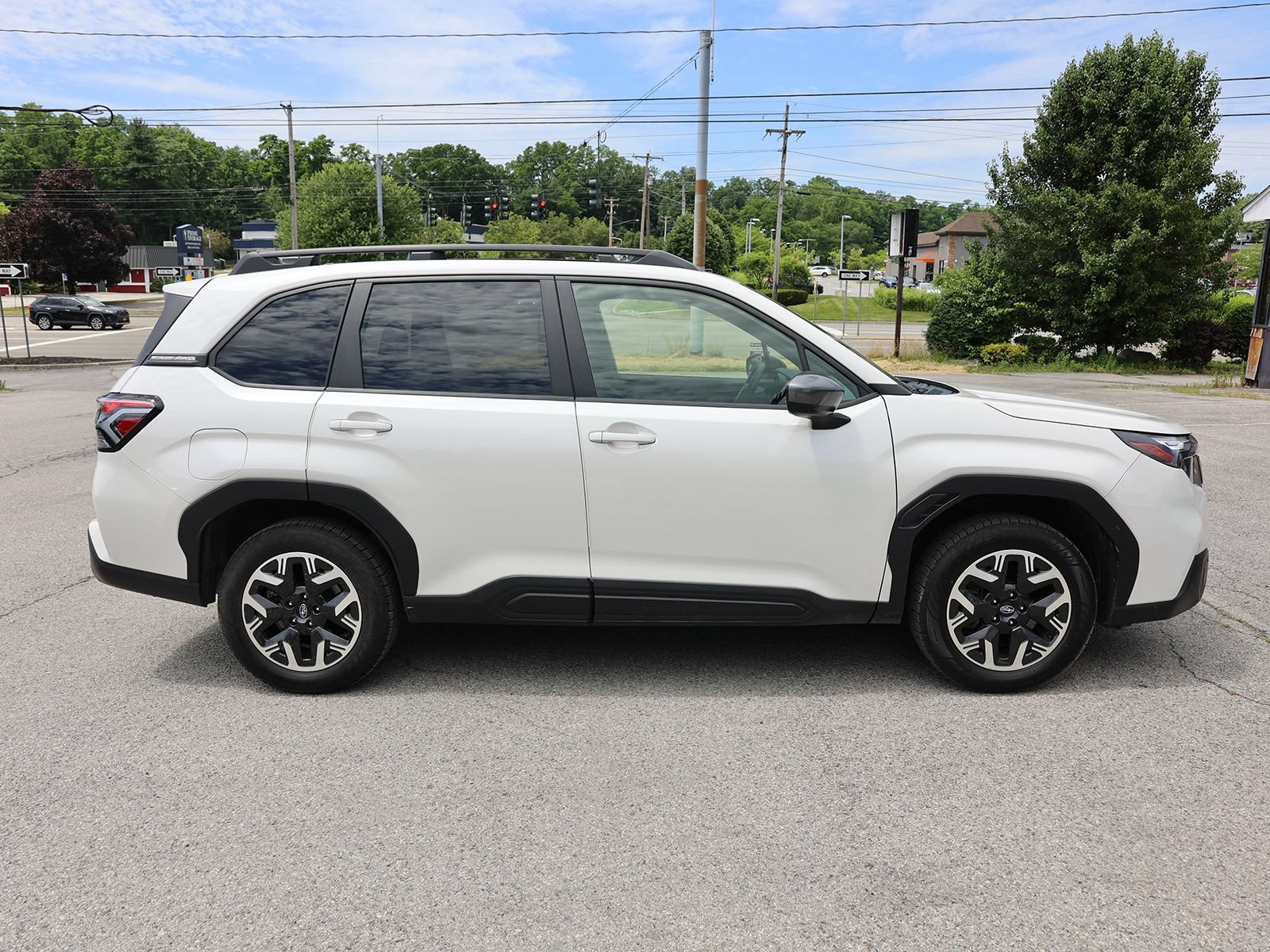 Used 2025 Subaru Forester Premium AWD/4WD image 8
