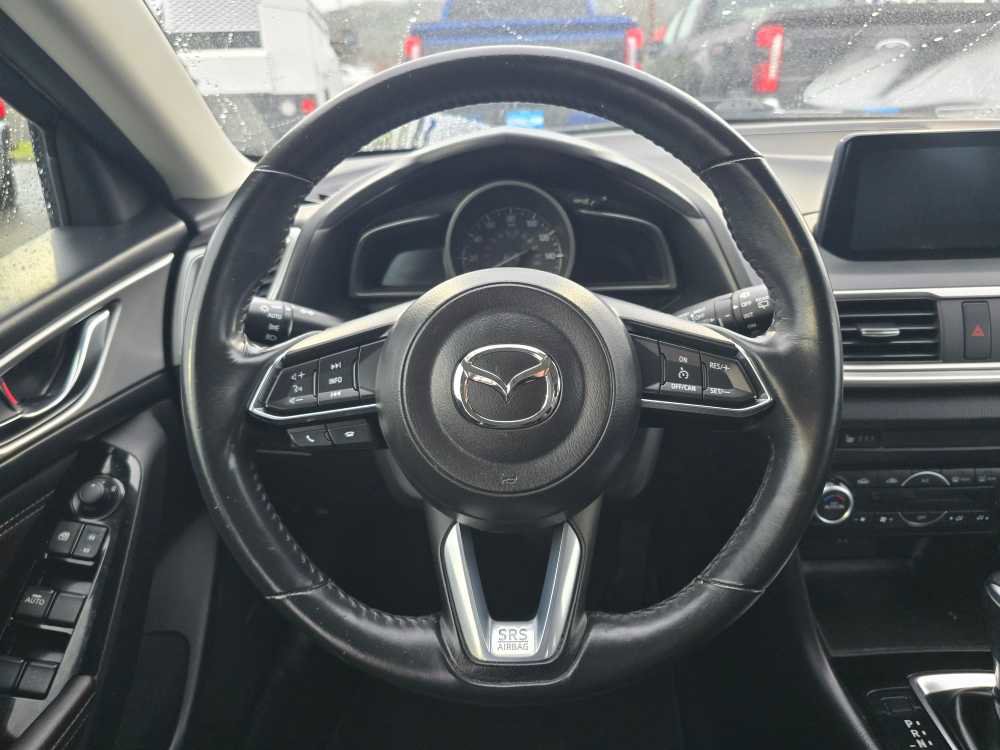 Used 2018 MAZDA MAZDA3 Touring image 11