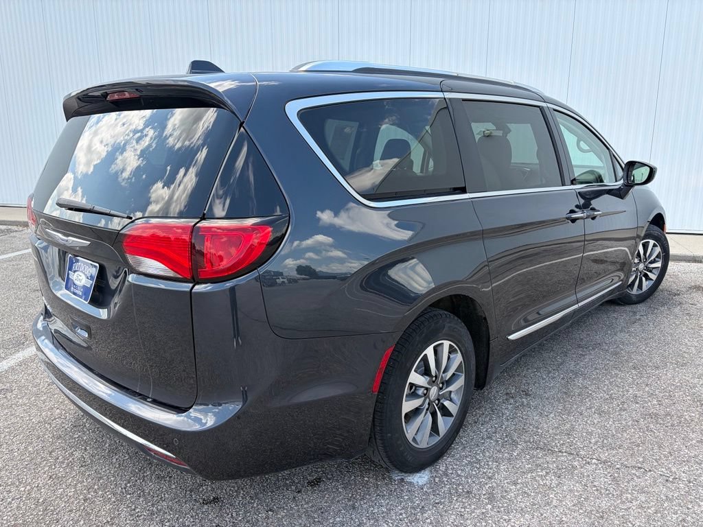 Used 2020 Chrysler Pacifica Touring-L Plus FWD image 7