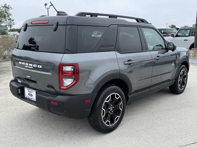 Certified 2025 Ford Bronco Sport Outer Banks w/ Outer Banks Tech Package+ AWD/4WD image 8