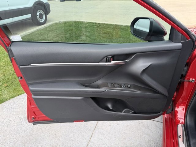 Used 2021 Toyota Camry SE w/ Carpet Mat Package (TMS) image 8