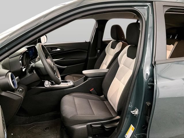 Used 2026 Chevrolet Trax LS FWD image 23