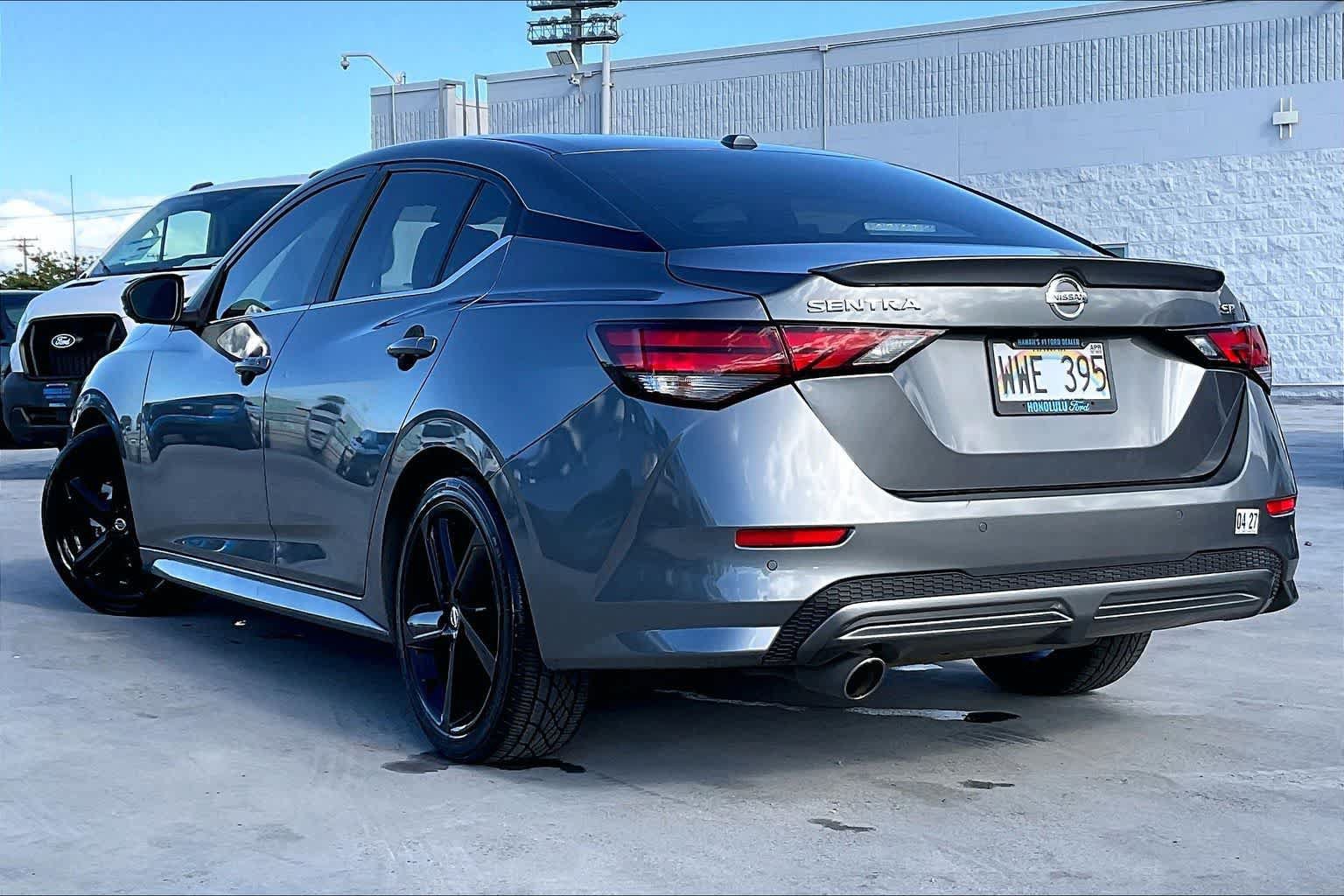 Used 2023 Nissan Sentra SR w/ SR Premium Package FWD image 4