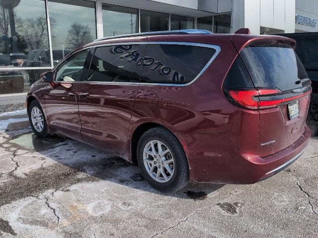 Used 2021 Chrysler Pacifica Touring-L image 2