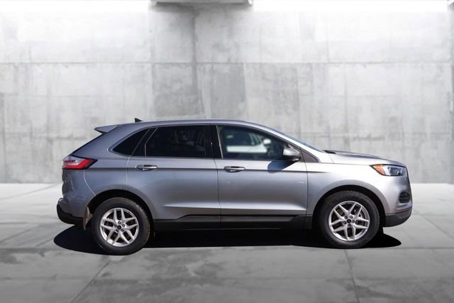 Certified 2024 Ford Edge SEL image 3