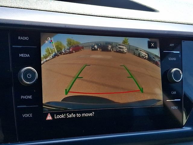Used 2023 Volkswagen Taos SE w/ Panoramic Sunroof Package AWD/4WD image 17