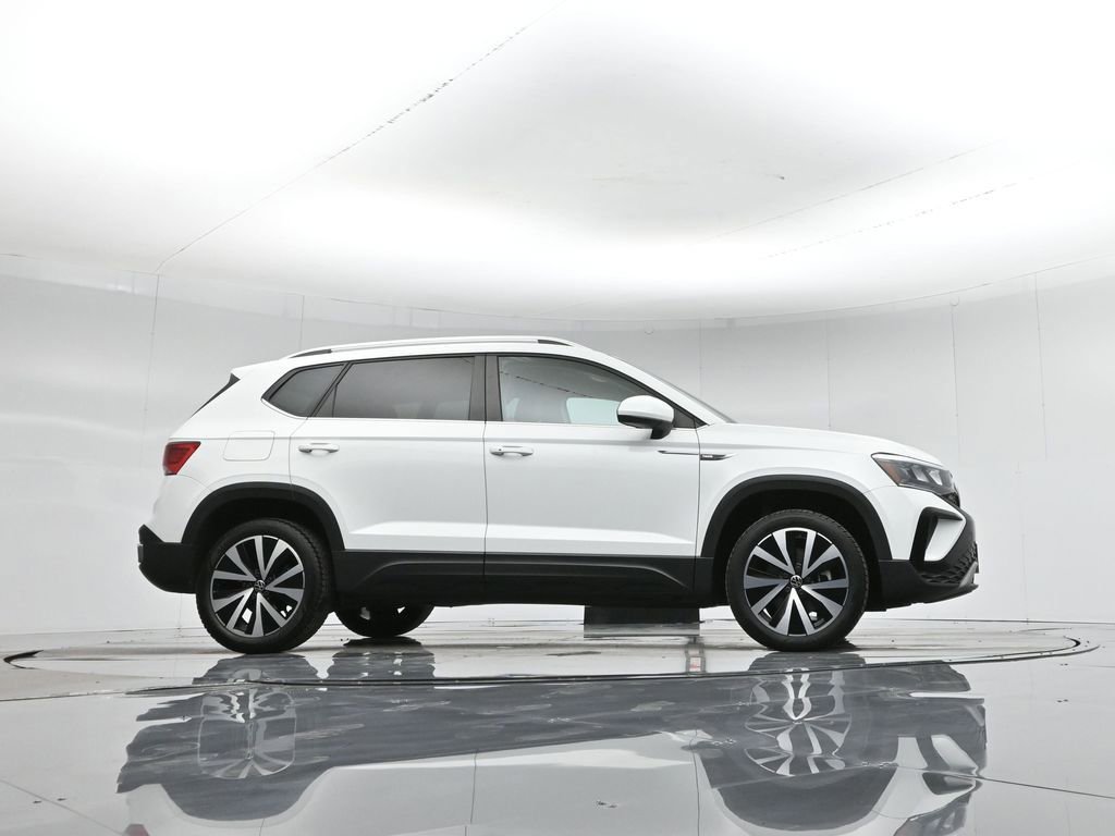 Used 2022 Volkswagen Taos SE image 11