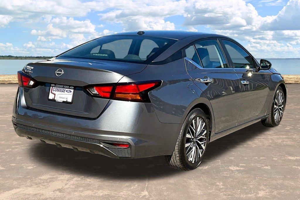Used 2025 Nissan Altima 2.5 SV FWD image 8