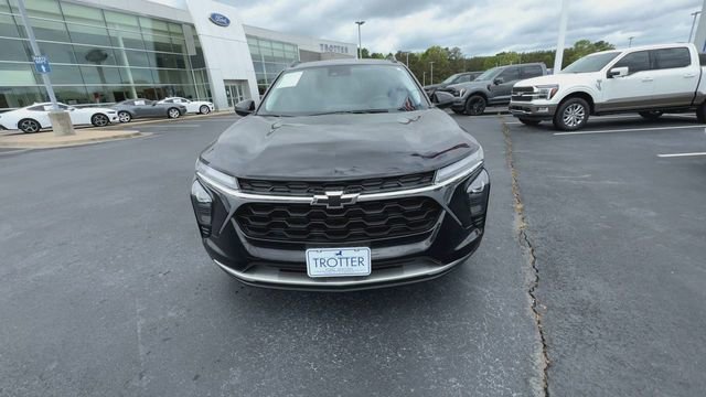 Used 2025 Chevrolet Trax LT w/ Driver Confidence Package image 11