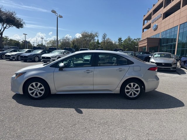 Used 2024 Toyota Corolla LE image 2
