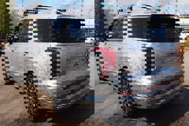 Used 2023 Hyundai Palisade Calligraphy image 3