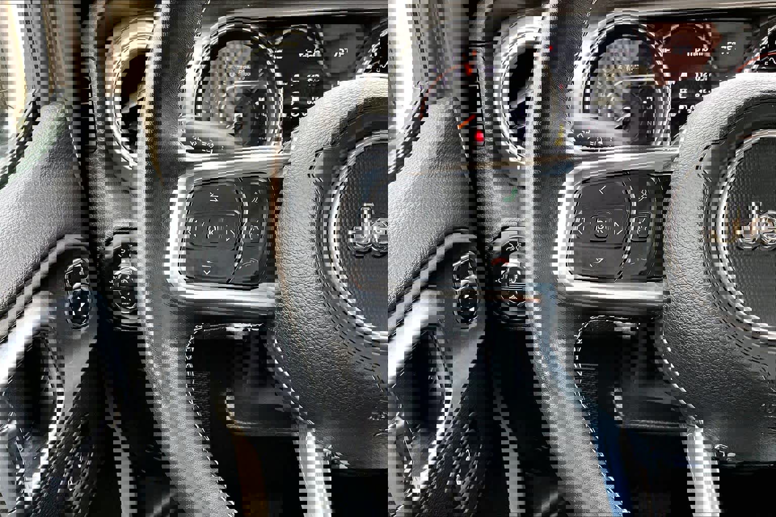 Used 2020 Jeep Gladiator Overland image 25