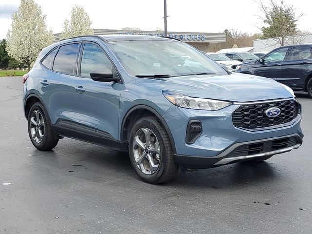 Certified 2025 Ford Escape ST-Line w/ Tech Pack #1 AWD/4WD image 2