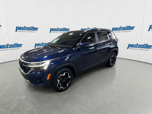 Used 2024 Kia Seltos EX AWD/4WD image 3