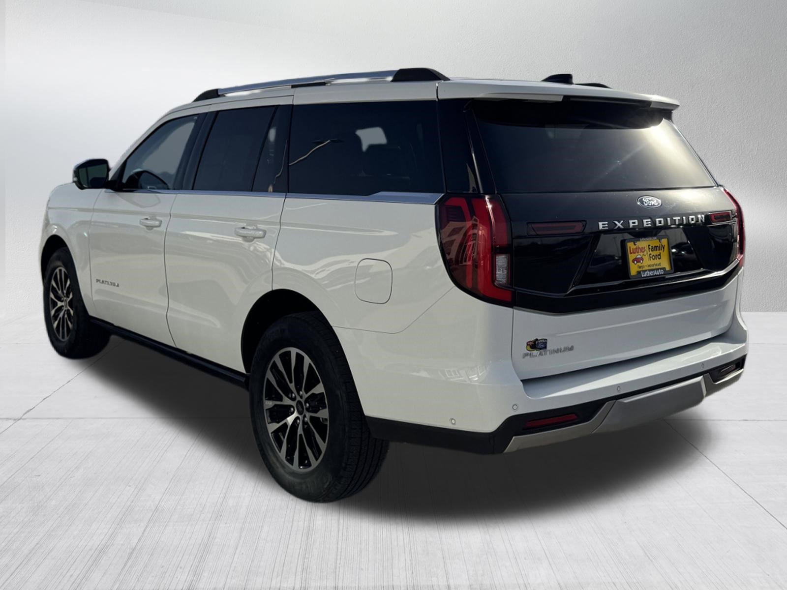 Certified 2025 Ford Expedition Platinum AWD/4WD image 5