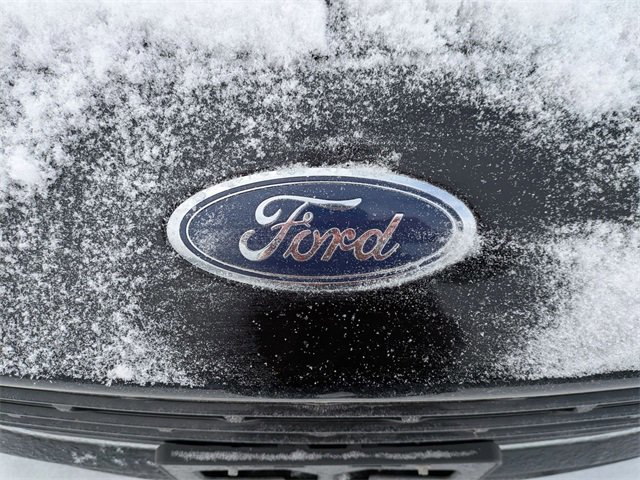 Certified 2022 Ford Escape SE w/ SE Sport Appearance Package image 9