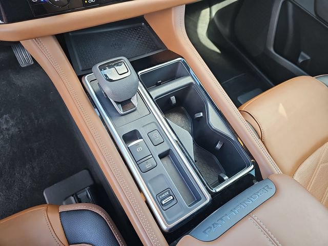 Used 2025 Nissan Pathfinder Platinum FWD image 29