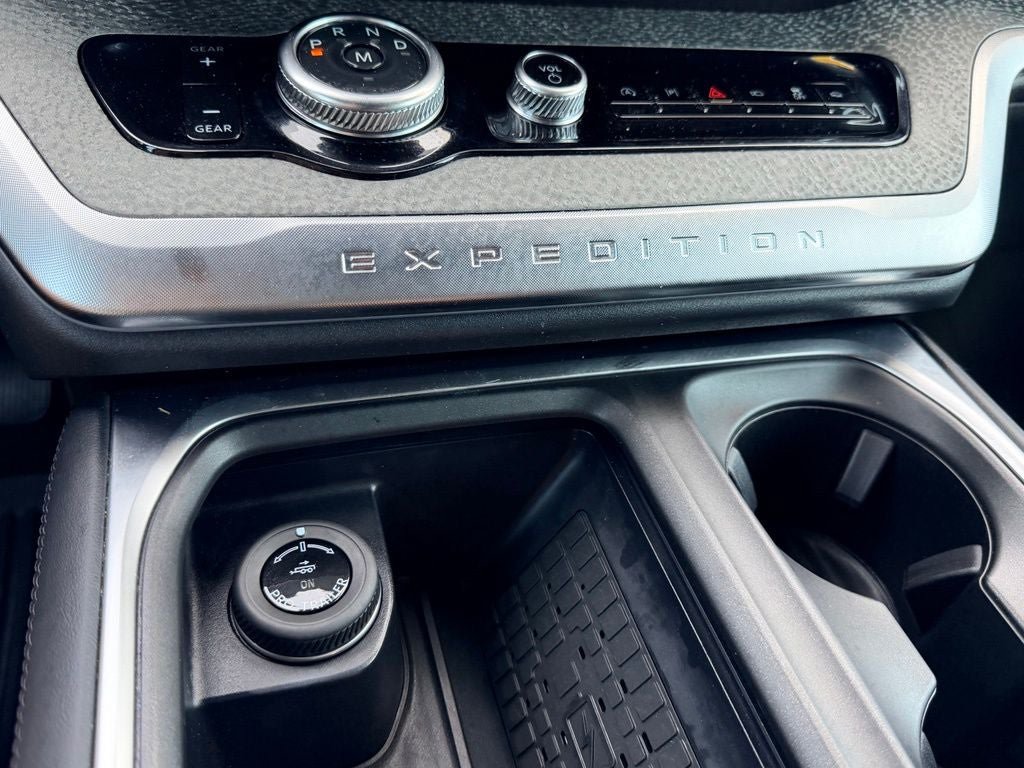 Certified 2025 Ford Expedition Tremor AWD/4WD image 32