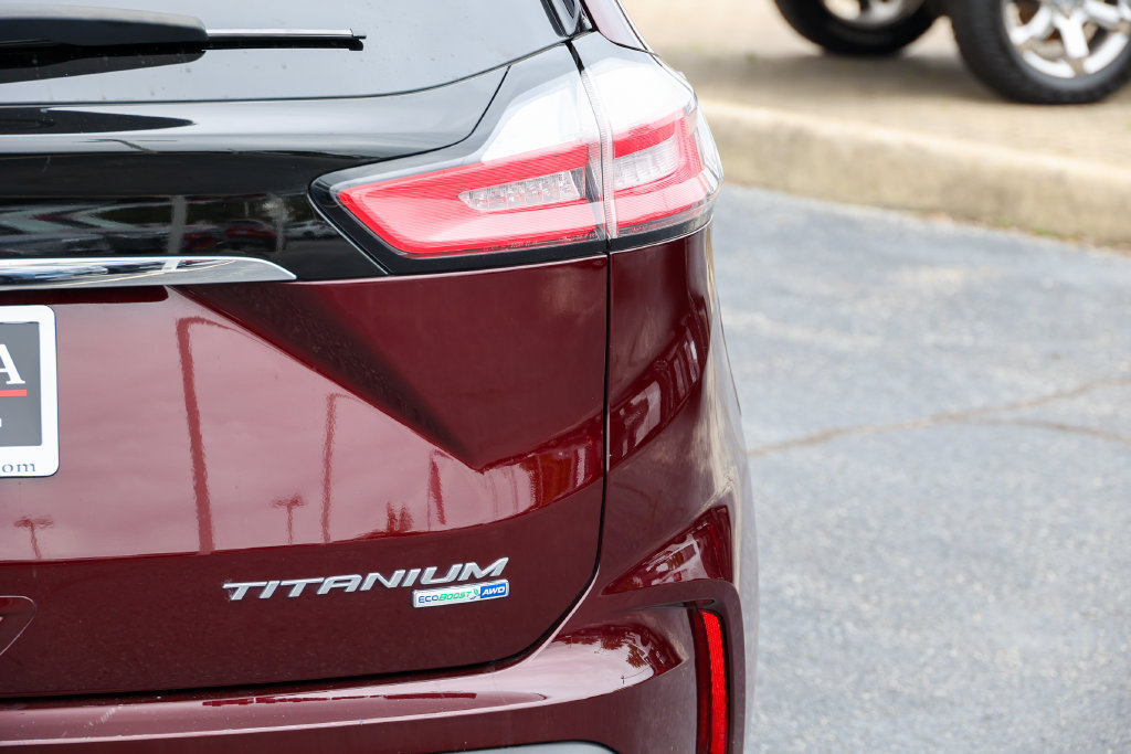 Certified 2019 Ford Edge Titanium w/ Cold Weather Package AWD/4WD image 25