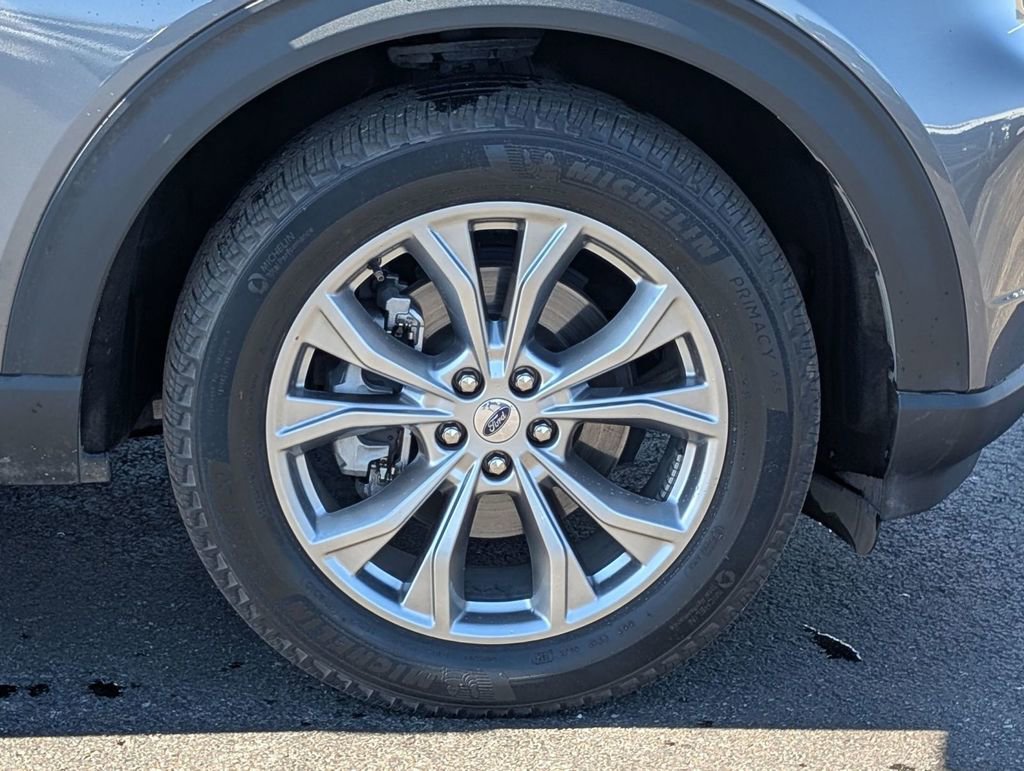 Certified 2021 Ford Explorer XLT w/ Equipment Group 202A image 19