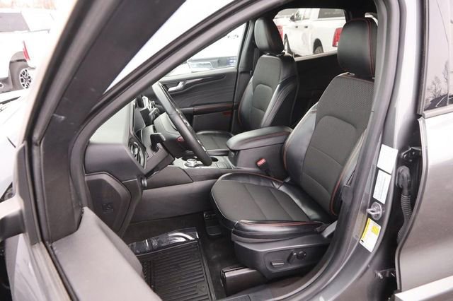 Certified 2024 Ford Escape ST-Line image 9