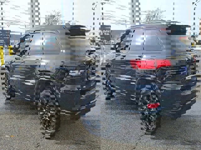 Used 2021 Jeep Grand Cherokee Laredo X image 4