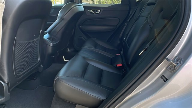 Used 2019 Volvo XC60 T5 Momentum image 21