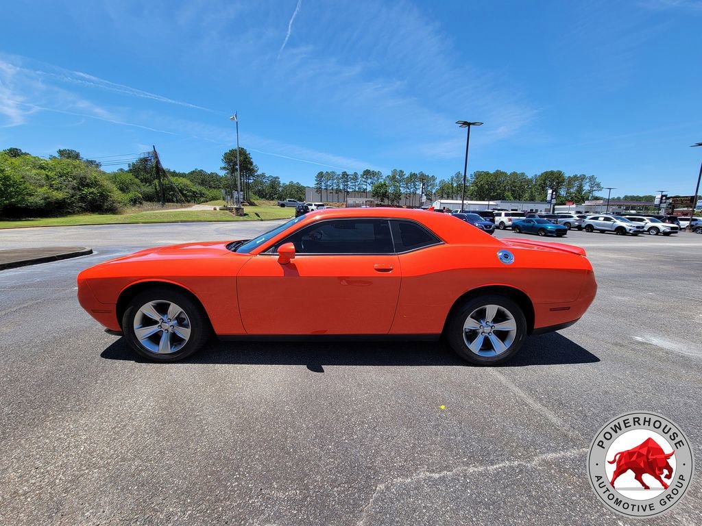 Used 2021 Dodge Challenger SXT w/ Driver Convenience Group RWD image 3