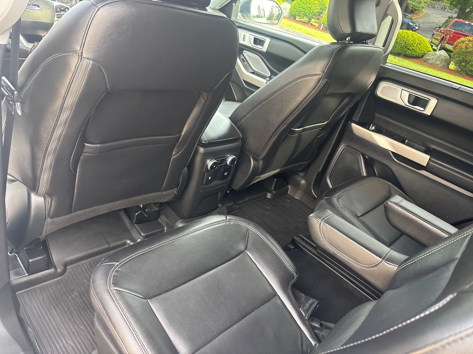 Certified 2023 Ford Explorer Limited w/ Limited Technology Package AWD/4WD image 38
