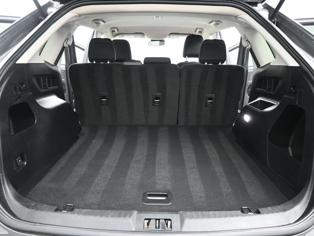 Certified 2022 Ford Edge SE w/ Black Appearance Package image 50