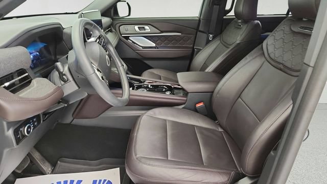 Certified 2025 Ford Explorer Platinum w/ Ultimate Package AWD/4WD image 11