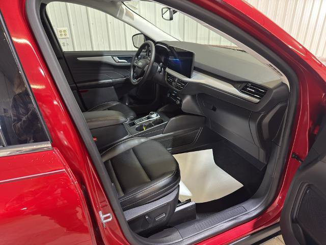 Certified 2023 Ford Escape Platinum FWD image 30