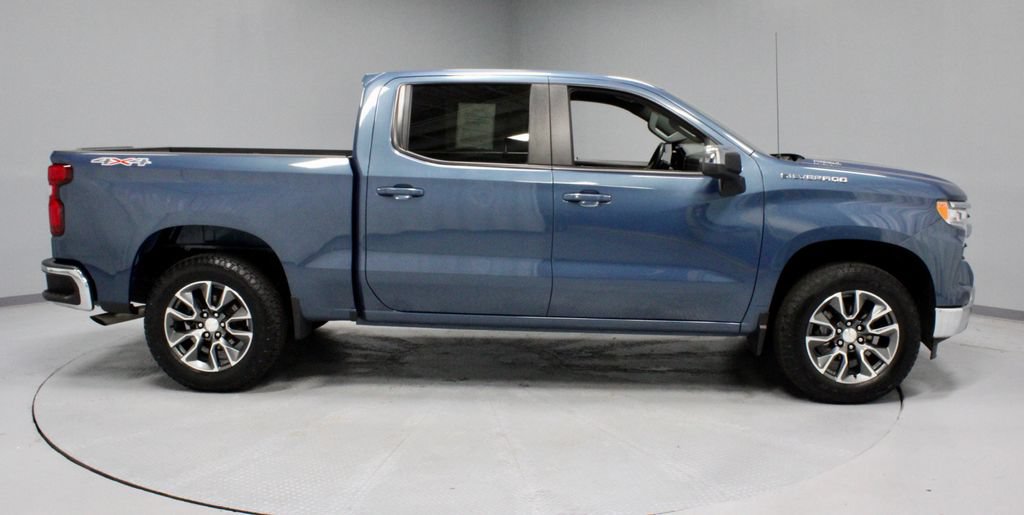 Used 2024 Chevrolet Silverado 1500 LT AWD/4WD image 11